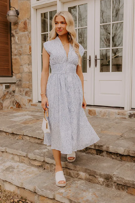 Midi dresses with ruffled bodices for a more pronounced feminine look Garden Stroll Midi Dress in Sky Blue Midi dresses with ruffled bodices for a more pronounced feminine look Garden Stroll Midi Dress in Sky Blue