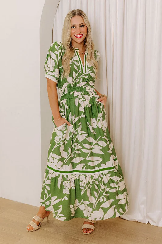 Midi dresses with animal prints for a bold and confident appearance Whimsical Days Floral Midi Dress in Green Midi dresses with animal prints for a bold and confident appearance Whimsical Days Floral Midi Dress in Green