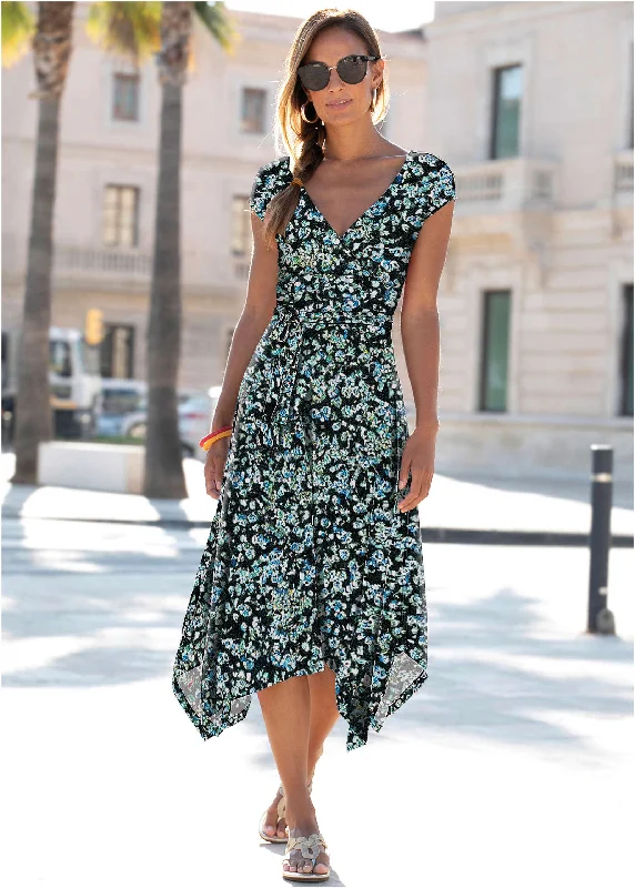 Midi dresses with printed lining for a hidden and stylish detail Floral Printed Dress - Black & Blue Midi dresses with printed lining for a hidden and stylish detail Floral Printed Dress - Black & Blue