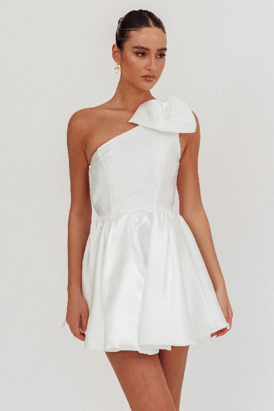 Mini dresses with geometric prints for a modern aesthetic Athens Shoulder Bow Bubble Hem Mini Dress Off White Mini dresses with geometric prints for a modern aesthetic Athens Shoulder Bow Bubble Hem Mini Dress Off White