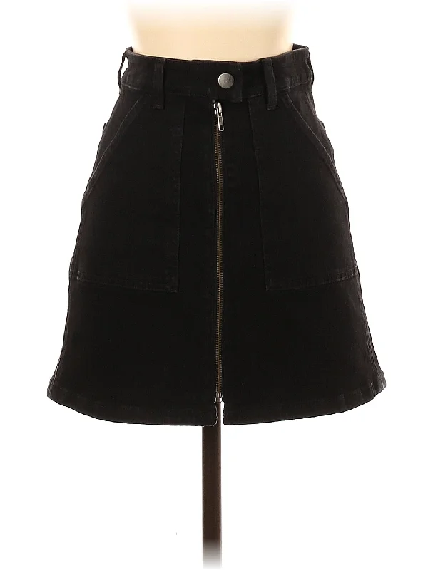 Denim skirts with wide - brimmed hats for a fashionable touchDenim Skirt
