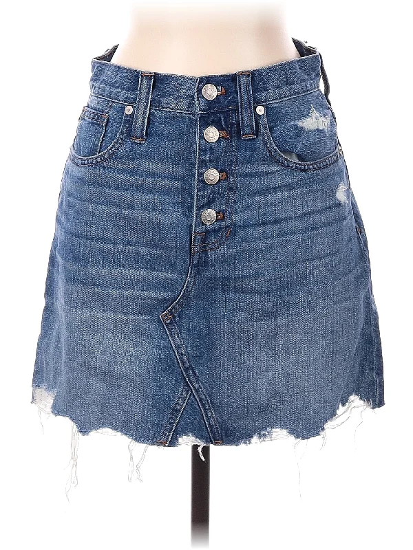 Plus Size Women's Denim Cut - off Shorts with Frayed Edges for a Casual and Laid - Back VibeDenim Skirt Plus Size Women's Denim Cut - off Shorts with Frayed Edges for a Casual and Laid - Back VibeDenim Skirt