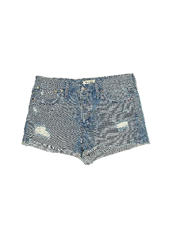 Plus Size Women's Denim Bermuda Shorts in Dark Wash for a Classic and Sophisticated StyleHigh-Rise Denim Shorts Plus Size Women's Denim Bermuda Shorts in Dark Wash for a Classic and Sophisticated StyleHigh-Rise Denim Shorts