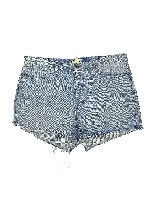 Plus Size Women's Drawstring Linen - Blend Shorts in Beige for a Relaxing VacationHigh-Rise Denim Shorts in Light Wash