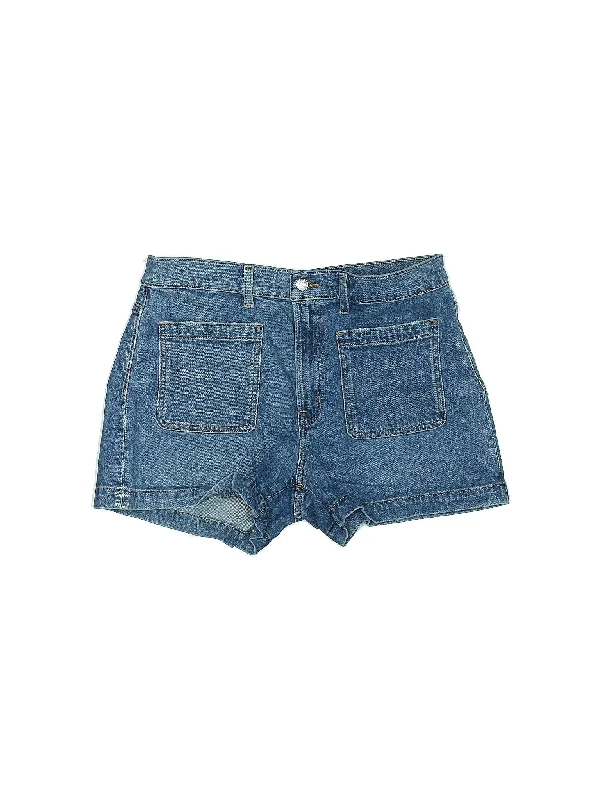 Plus Size Women's Elastic Waistband Linen Shorts in Navy Blue for a Comfortable Everyday OptionHigh-Rise Denim Shorts in Medium Wash Plus Size Women's Elastic Waistband Linen Shorts in Navy Blue for a Comfortable Everyday OptionHigh-Rise Denim Shorts in Medium Wash