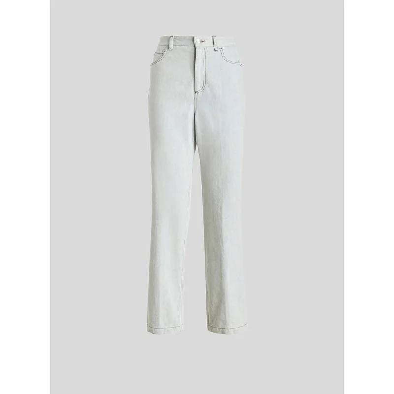 Ripped women jeans for a rebellious and fashion - forward styleJeans With Crown Me Studs
