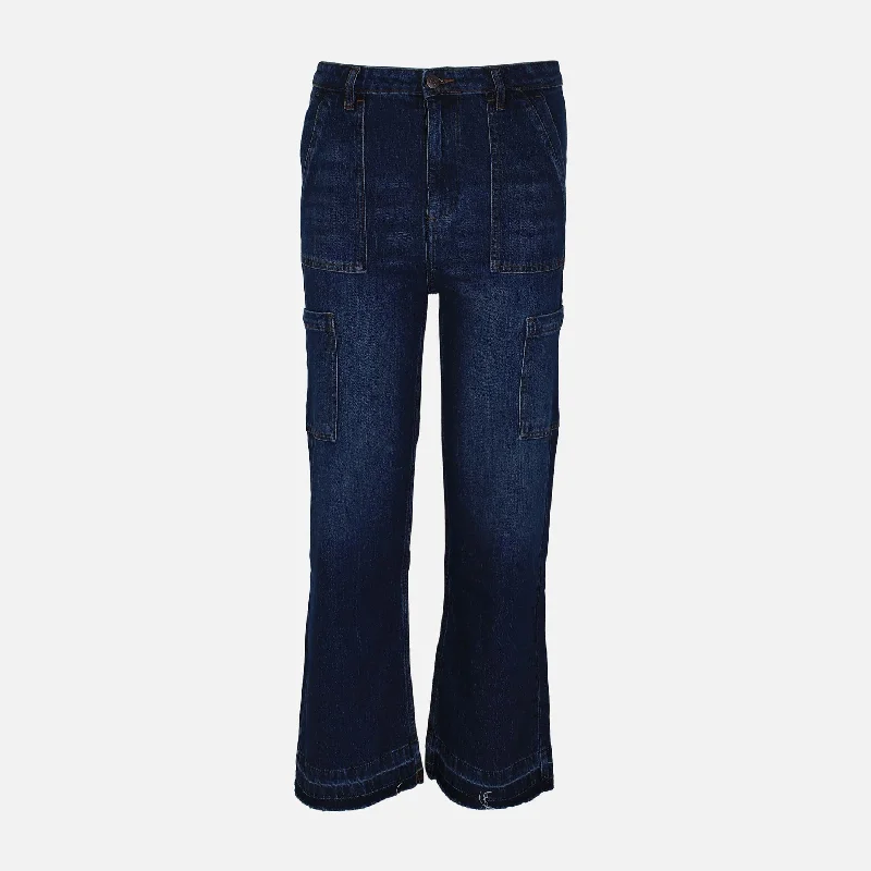 Straight - leg women jeans with a classic and timeless appealLADIES WIDE LEG JEANS