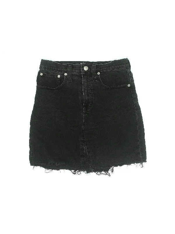 Women's Sequined Party Shorts in Gold for a Glamorous Night OutMid-Rise Denim Shorts