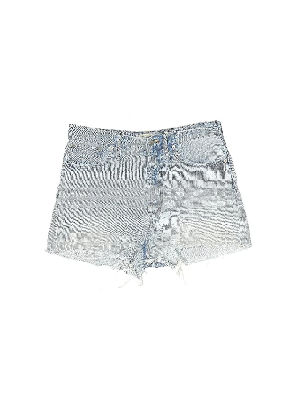 Plus Size Women's Stretch Denim Shorts with Belt Loops in Medium Wash for a Versatile FitMid-Rise Denim Shorts in Light Wash Plus Size Women's Stretch Denim Shorts with Belt Loops in Medium Wash for a Versatile FitMid-Rise Denim Shorts in Light Wash