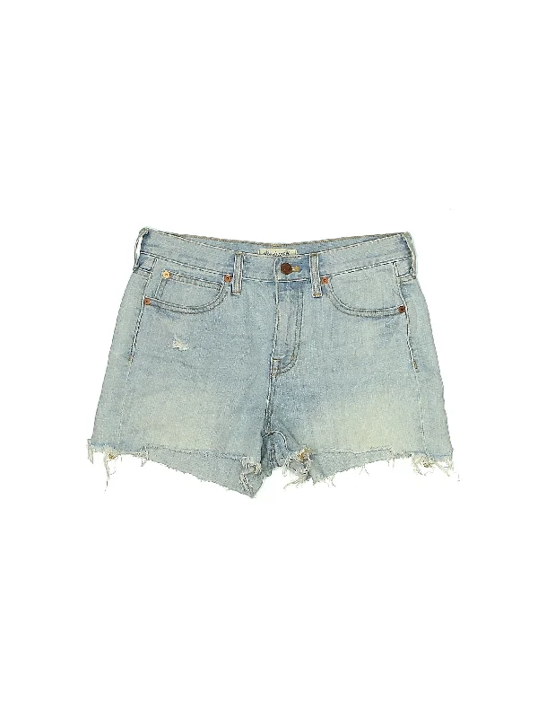 Plus Size Women's Denim Cut - off Shorts with Frayed Edges for a Casual and Laid - Back VibeMid-Rise Denim Shorts in Light Wash Plus Size Women's Denim Cut - off Shorts with Frayed Edges for a Casual and Laid - Back VibeMid-Rise Denim Shorts in Light Wash