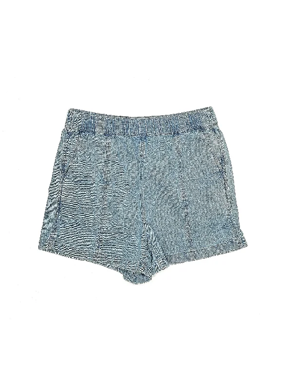 Plus Size Women's Cargo Shorts in Olive Green with Multiple Pockets for Outdoor AdventuresMid-Rise Denim Shorts in Light Wash Plus Size Women's Cargo Shorts in Olive Green with Multiple Pockets for Outdoor AdventuresMid-Rise Denim Shorts in Light Wash