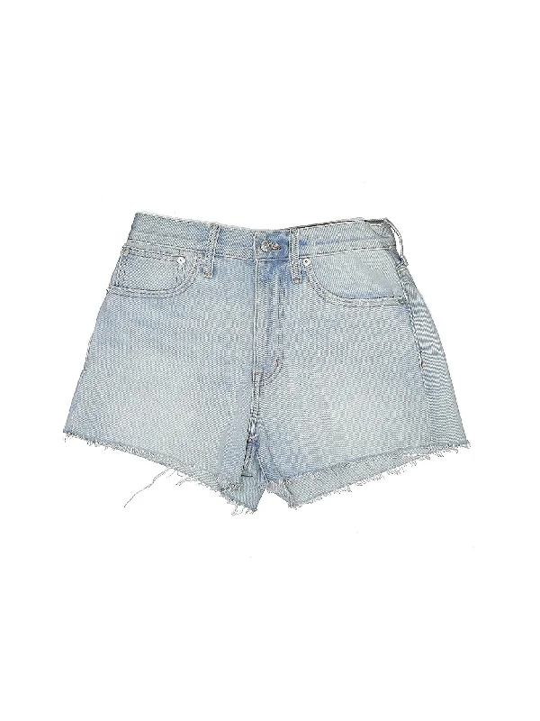 Plus Size Women's Denim Bermuda Shorts in Dark Wash for a Classic and Sophisticated StyleMid-Rise Denim Shorts in Light Wash Plus Size Women's Denim Bermuda Shorts in Dark Wash for a Classic and Sophisticated StyleMid-Rise Denim Shorts in Light Wash