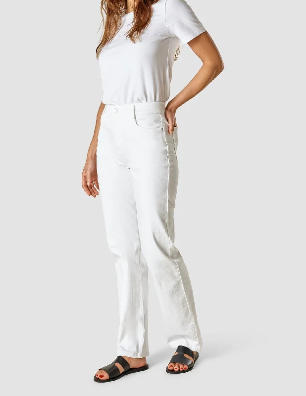 Ripped women jeans for a rebellious and fashion - forward styleJeans Straight White