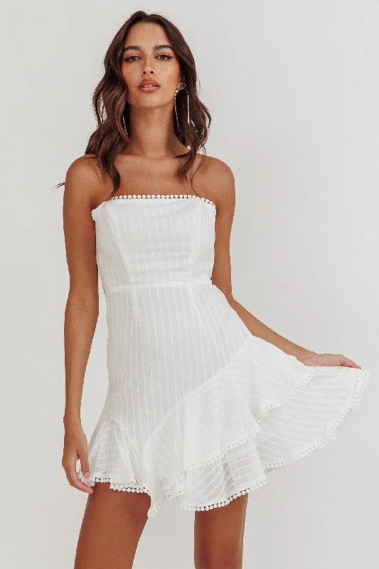 Shift Women Dress with a Simple and Classic Design for Everyday WearCandy Strapless Layered Ruffle Hem Dress White Shift Women Dress with a Simple and Classic Design for Everyday WearCandy Strapless Layered Ruffle Hem Dress White