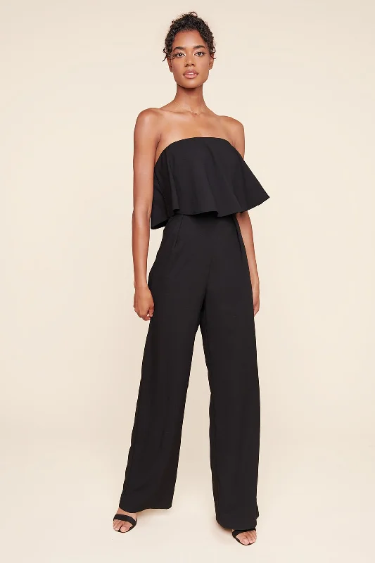 Women jumpsuits with gathered pants for a voluminous and elegant lookElvie Strapless Popover Jumpsuit Women jumpsuits with gathered pants for a voluminous and elegant lookElvie Strapless Popover Jumpsuit