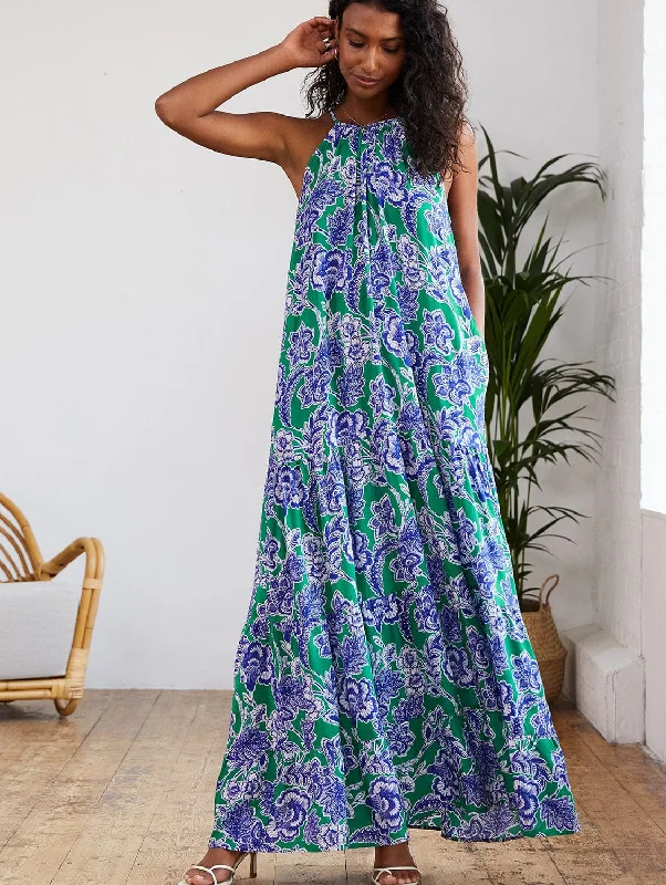 Women jumpsuits with fringe accents for a bohemian and fun - loving styleEverly Positano Print LENZING™ ECOVERO™ Halterneck Maxi Dress | Green & Blue Women jumpsuits with fringe accents for a bohemian and fun - loving styleEverly Positano Print LENZING™ ECOVERO™ Halterneck Maxi Dress | Green & Blue