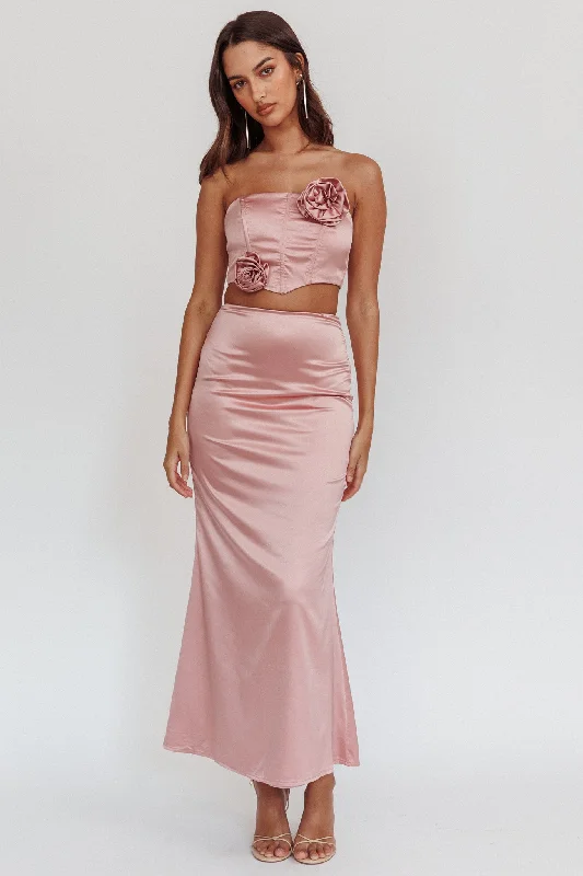 Pleated Women Dress with a Timeless and Elegant TextureLike A Dove Satin Maxi Skirt Mauve Pleated Women Dress with a Timeless and Elegant TextureLike A Dove Satin Maxi Skirt Mauve