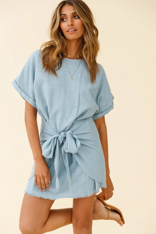 Empire Waist Women Dress to Accentuate the Bust and Conceal the WaistMarci Loose Fit Tie Feature Shirt Dress Blue Empire Waist Women Dress to Accentuate the Bust and Conceal the WaistMarci Loose Fit Tie Feature Shirt Dress Blue