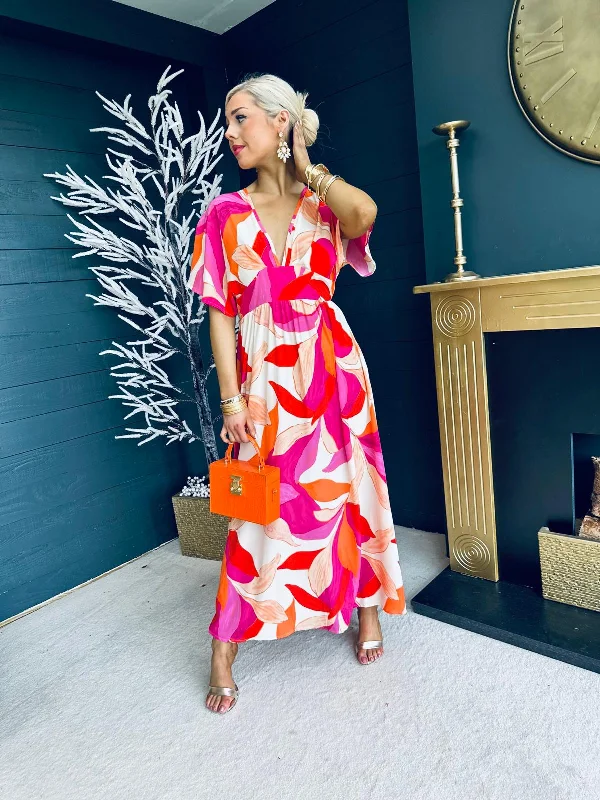 Mini Women Dress with a Short Hem for a Young and Trendy Style Mini Women Dress with a Short Hem for a Young and Trendy Style Jones Angel Sleeve Midi Dress Pink