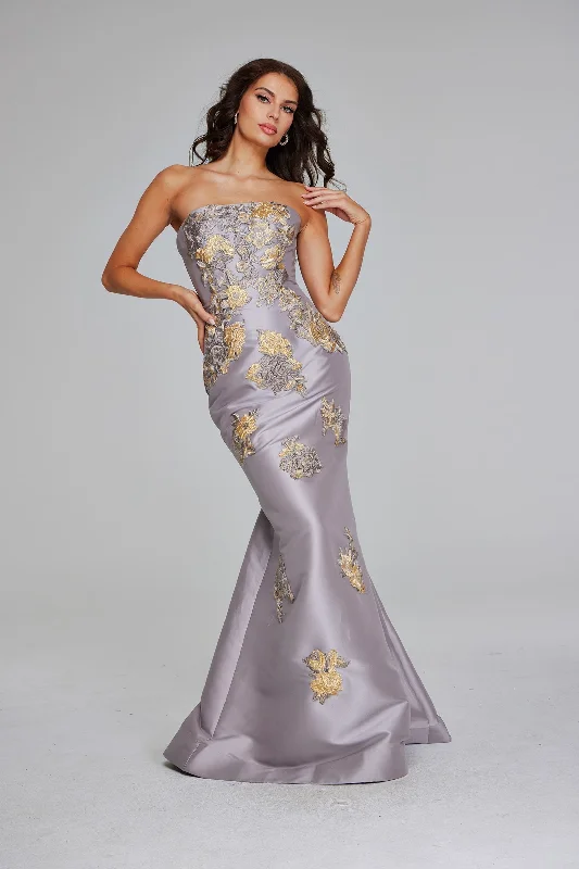 Halter Neck Women Dress to Show Off the Shoulders and Neckline Halter Neck Women Dress to Show Off the Shoulders and Neckline Jovani 39261
