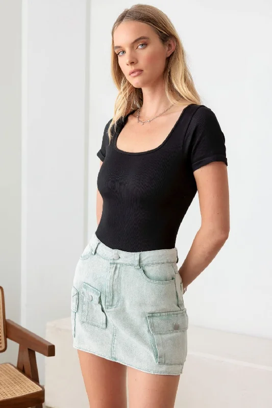 Ruffled Women Dress with Multiple Layers for a Playful and Girly Style Ruffled Women Dress with Multiple Layers for a Playful and Girly Style Le Lis High Waist Cargo Denim Mini Skirts Ruffled Women Dress with Multiple Layers for a Playful and Girly Style Ruffled Women Dress with Multiple Layers for a Playful and Girly Style Le Lis High Waist Cargo Denim Mini Skirts