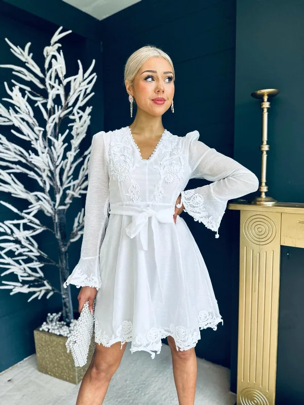 Maxi Women Dress with Floral Print for a Bohemian Vibe Maxi Women Dress with Floral Print for a Bohemian Vibe Stephanie Embellished Mini Dress White Maxi Women Dress with Floral Print for a Bohemian Vibe Maxi Women Dress with Floral Print for a Bohemian Vibe Stephanie Embellished Mini Dress White