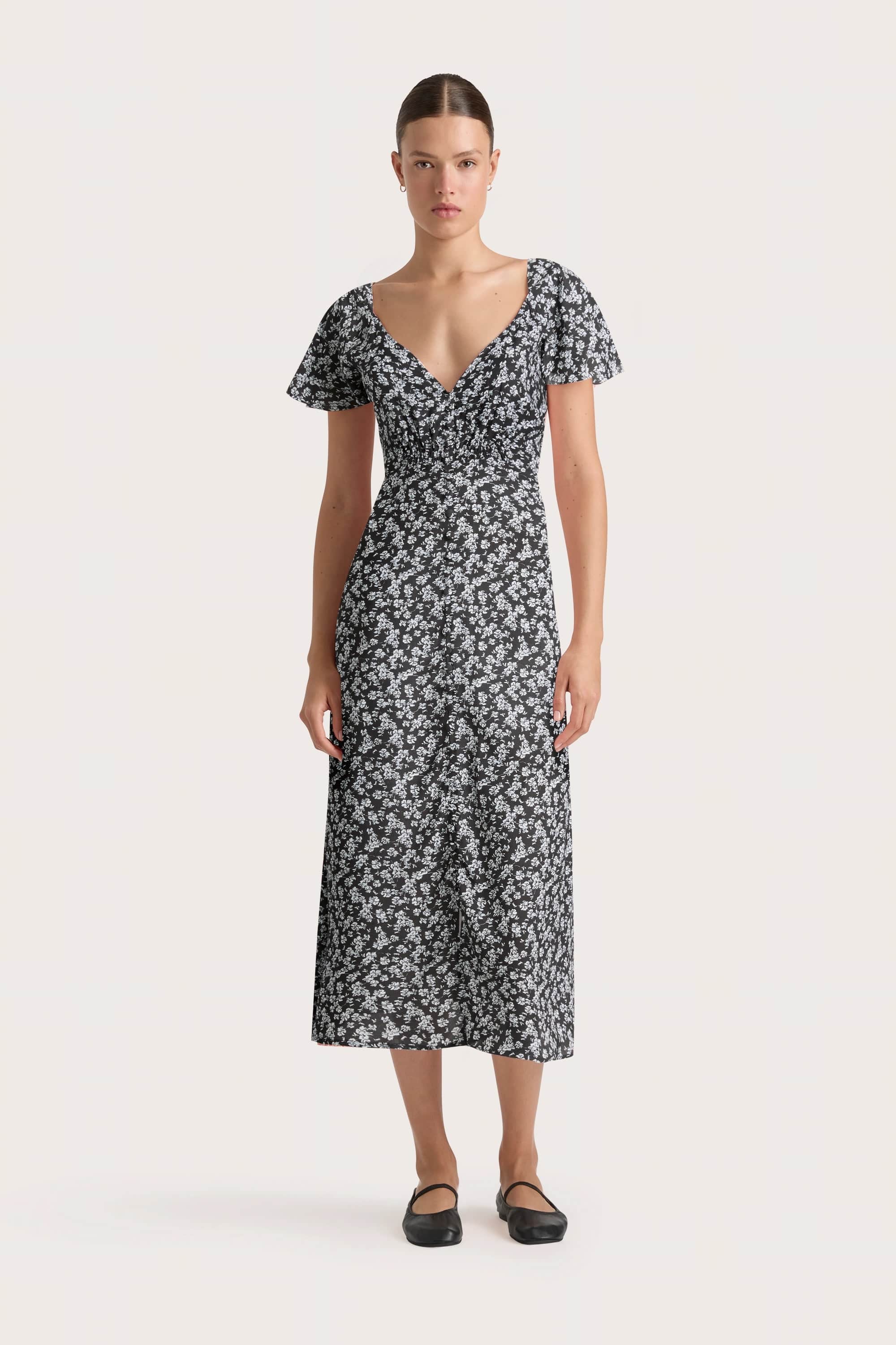 Midi dresses with metallic threads for a glamorous evening eventAurelie Midi Dress Leilani Charred Navy Midi dresses with metallic threads for a glamorous evening eventAurelie Midi Dress Leilani Charred Navy