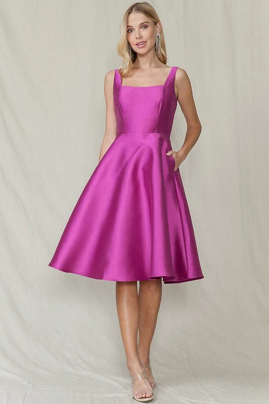 Midi dresses with empire waists for a flattering maternity optionLavander Square Neck Solid Color Taffeta Dress