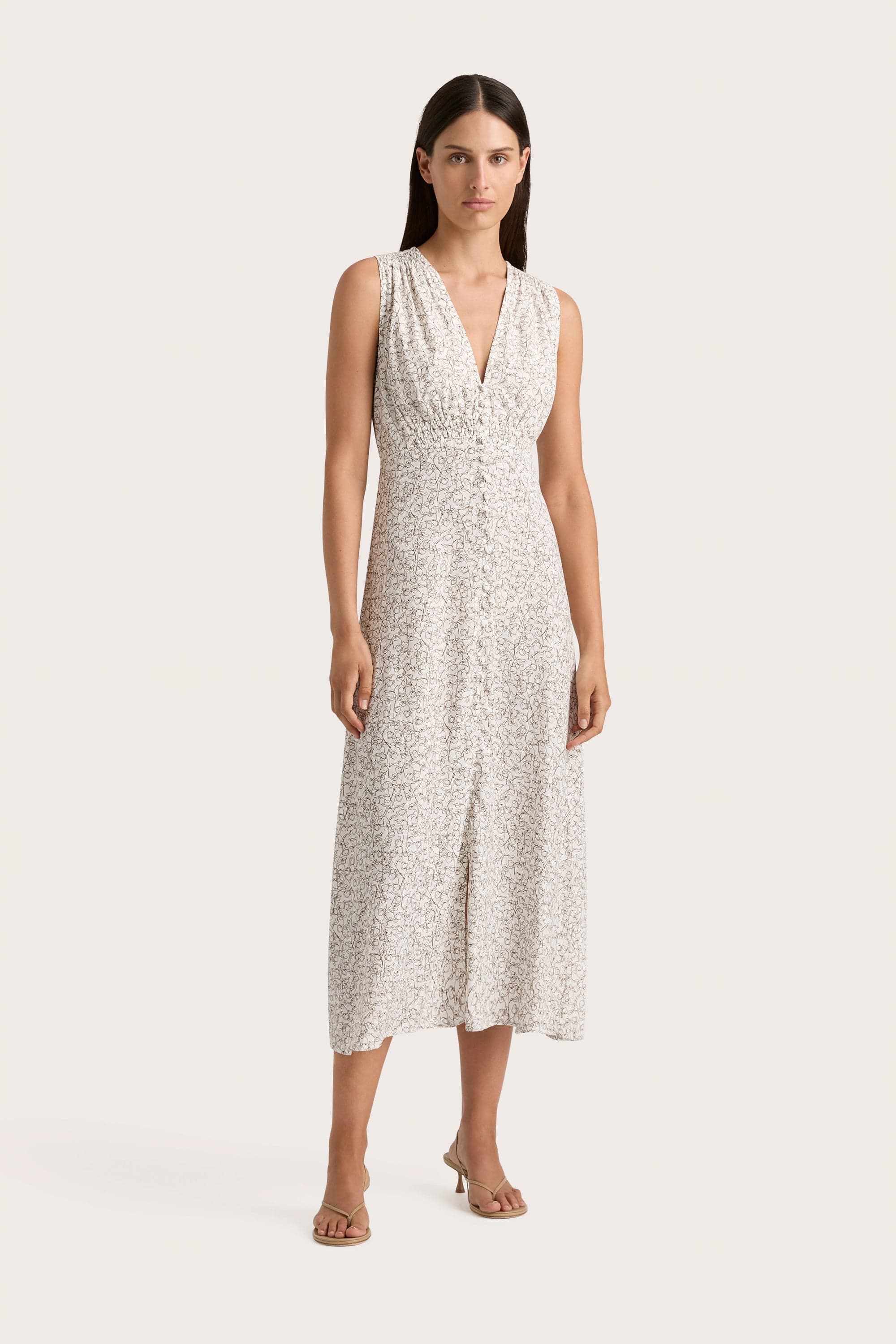 Midi dresses with side slits for a sexy and elegant appearanceOceane Midi Dress Calla Umber Midi dresses with side slits for a sexy and elegant appearanceOceane Midi Dress Calla Umber