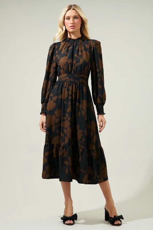 Midi dresses with ruched bodices for a feminine and fitted feelToffee Floral Caitlyn Smock Sleeve Midi Dress Midi dresses with ruched bodices for a feminine and fitted feelToffee Floral Caitlyn Smock Sleeve Midi Dress