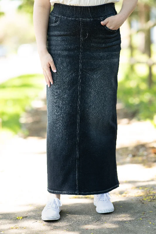 Denim skirts with printed scarves for a pop of colorClassic Waistband Long Denim in Black Denim skirts with printed scarves for a pop of colorClassic Waistband Long Denim in Black
