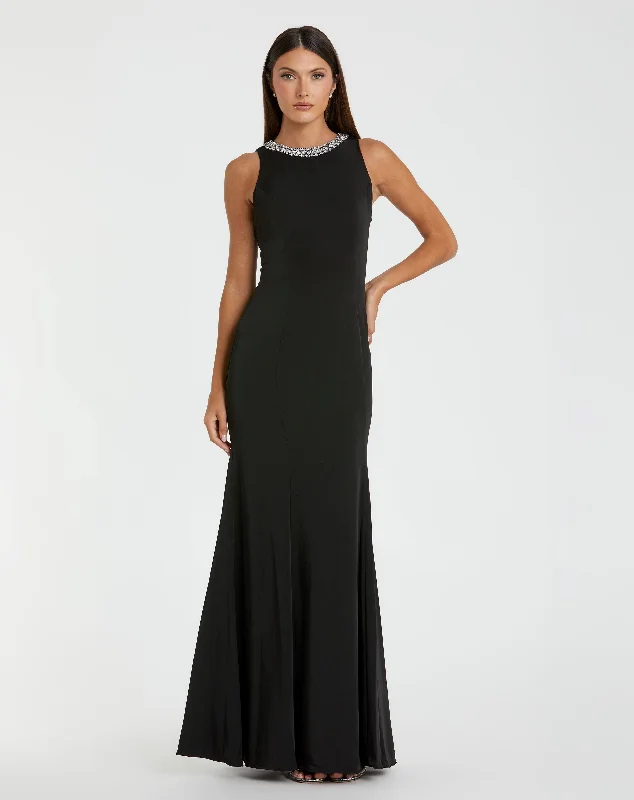 Linen maxi dresses for a breathable and lightweight summer optionEmbellished Neck Trumpet Gown Linen maxi dresses for a breathable and lightweight summer optionEmbellished Neck Trumpet Gown