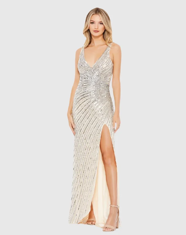 Maxi dresses with a pleated skirt for a timeless and elegant appearanceSequin A Line Gown Maxi dresses with a pleated skirt for a timeless and elegant appearanceSequin A Line Gown