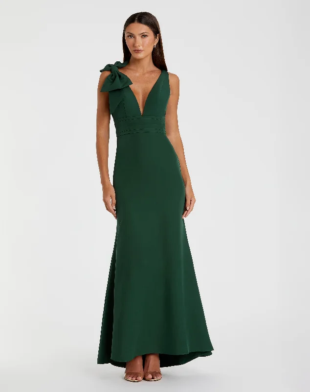 Polyester maxi dresses for easy - care and durabilitySleeveless V Neck Bow Detail Mermaid Gown Polyester maxi dresses for easy - care and durabilitySleeveless V Neck Bow Detail Mermaid Gown