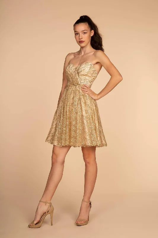 Cotton wedding guest dresses with smocked details for a casual weddingStrapless Short Prom Dress Homecoming