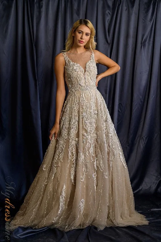 Formal dresses with embroidered panels and tulle overlays for a fairytale promDulce Celia GRETA Formal dresses with embroidered panels and tulle overlays for a fairytale promDulce Celia GRETA