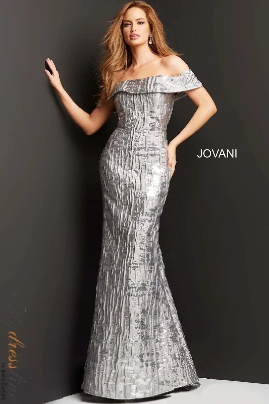 Long - sleeved formal dresses in velvet for a winter formal eventJovani 06624