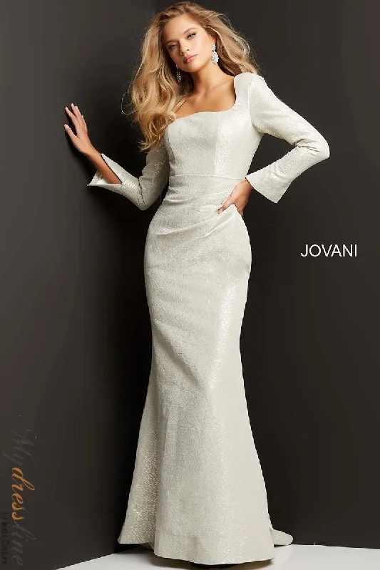 Formal dresses with pleated bodices and taffeta fabric for a traditional lookJovani 06996 Formal dresses with pleated bodices and taffeta fabric for a traditional lookJovani 06996