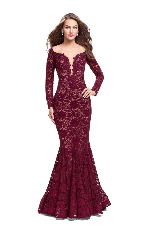 Long - train formal dresses in chiffon for a dramatic prom entranceLa Femme 25607 Dress Long - train formal dresses in chiffon for a dramatic prom entranceLa Femme 25607 Dress