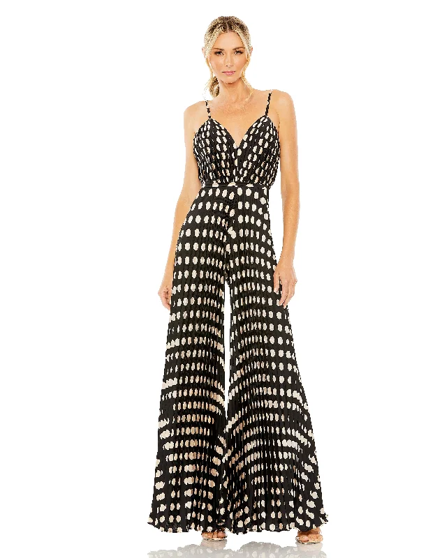 Metallic maxi dresses for a glamorous New Year's Eve party Metallic maxi dresses for a glamorous New Year's Eve party Mac Duggal 27145 Long Formal Pleated Jumpsuit Metallic maxi dresses for a glamorous New Year's Eve party Metallic maxi dresses for a glamorous New Year's Eve party Mac Duggal 27145 Long Formal Pleated Jumpsuit