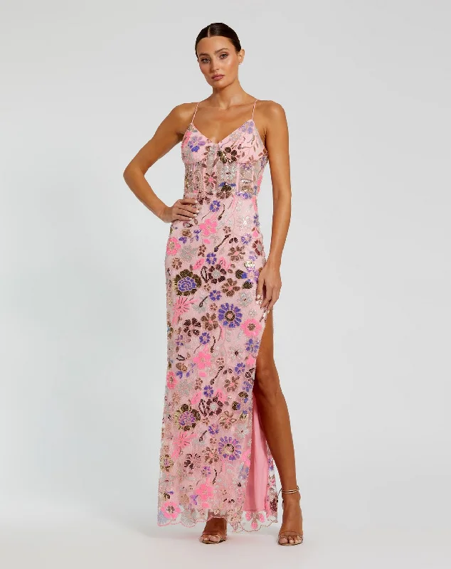 Metallic maxi dresses for a glamorous New Year's Eve party Metallic maxi dresses for a glamorous New Year's Eve party Mac Duggal 68718 Long Fitted Prom Dress Metallic maxi dresses for a glamorous New Year's Eve party Metallic maxi dresses for a glamorous New Year's Eve party Mac Duggal 68718 Long Fitted Prom Dress