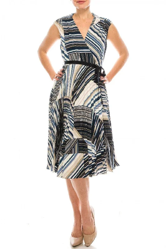Strapless cocktail dresses with a sweetheart neckline and a full skirtMaison Tara Striped Pleated A-Line Midi Dress Strapless cocktail dresses with a sweetheart neckline and a full skirtMaison Tara Striped Pleated A-Line Midi Dress