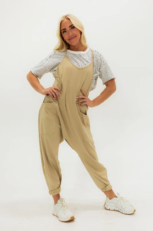 Cargo - style women's overalls with multiple pocketsFree People Hot Shot Onesie-Sesame