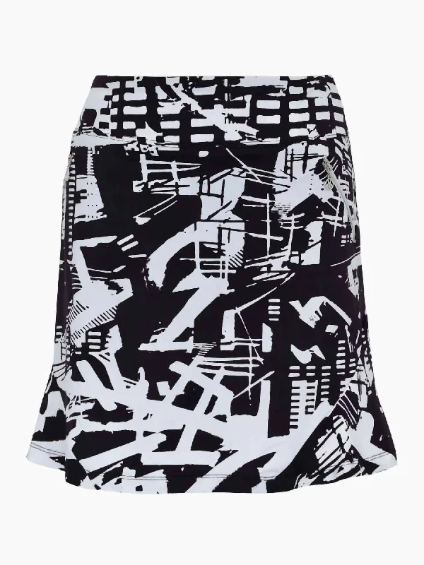 Linen Women Shorts for Breathable Comfort in Hot WeatherGolf Skort In Black/white