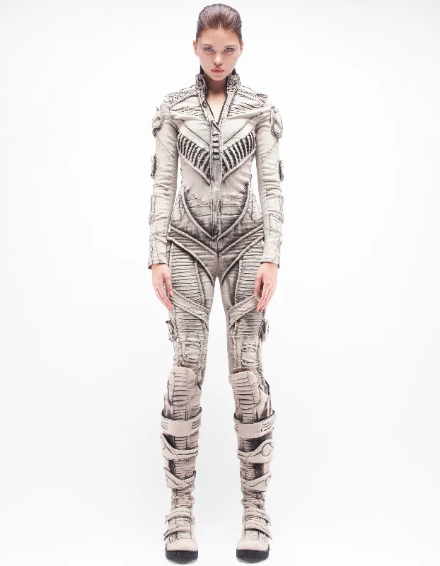 Women's overalls with a lace - up detailOVERALL DIMENSION W