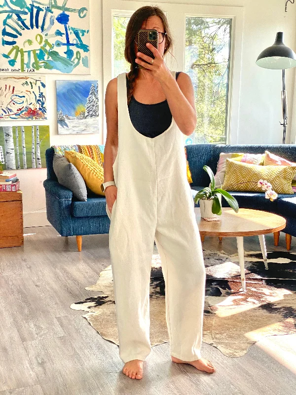 Women's overalls in black color for a classic lookOveralls - med