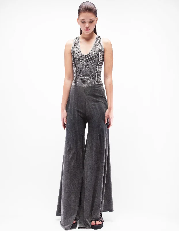 Women's overalls with a breathable fabric for hot daysOVERALL TIMELINE
