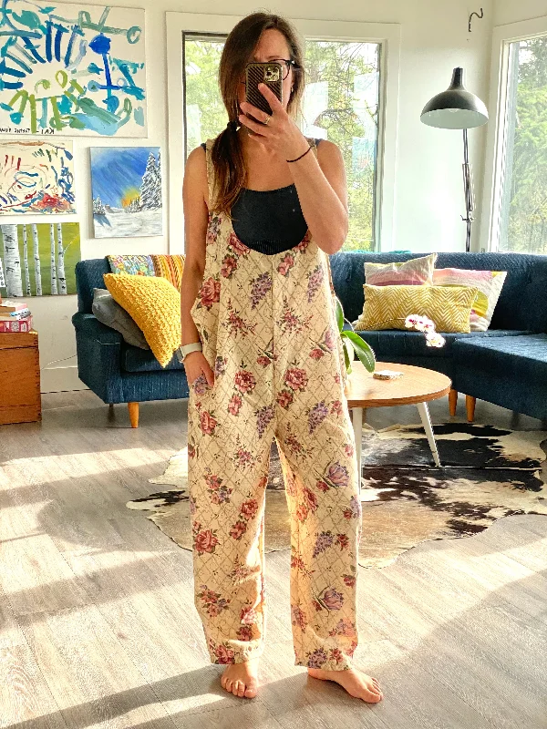 Skinny - leg women's overalls for a sleek lookOveralls - med