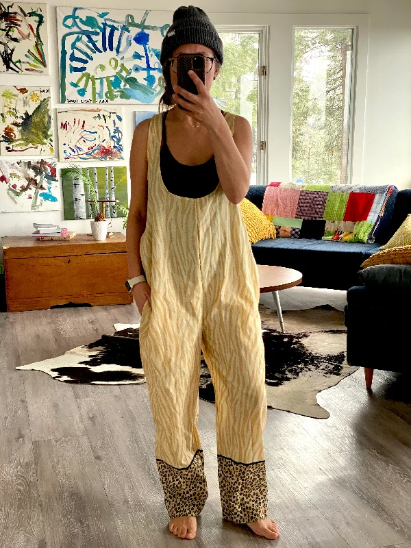 Women's overalls with a cropped lengthOveralls - med