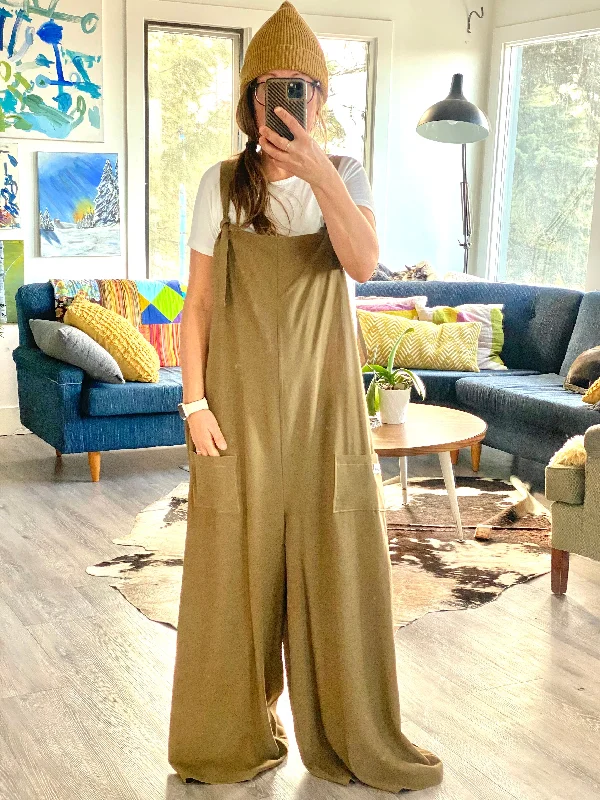 Women's overalls with an insulated liningWide Leg Overalls - Lg/XL